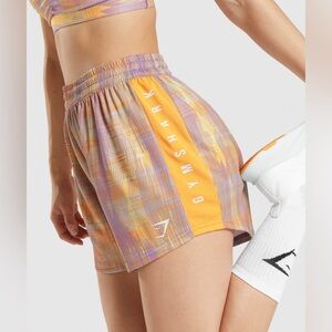 Gymshark SPORT LOOSE SHORTS
Regular Fit Size L